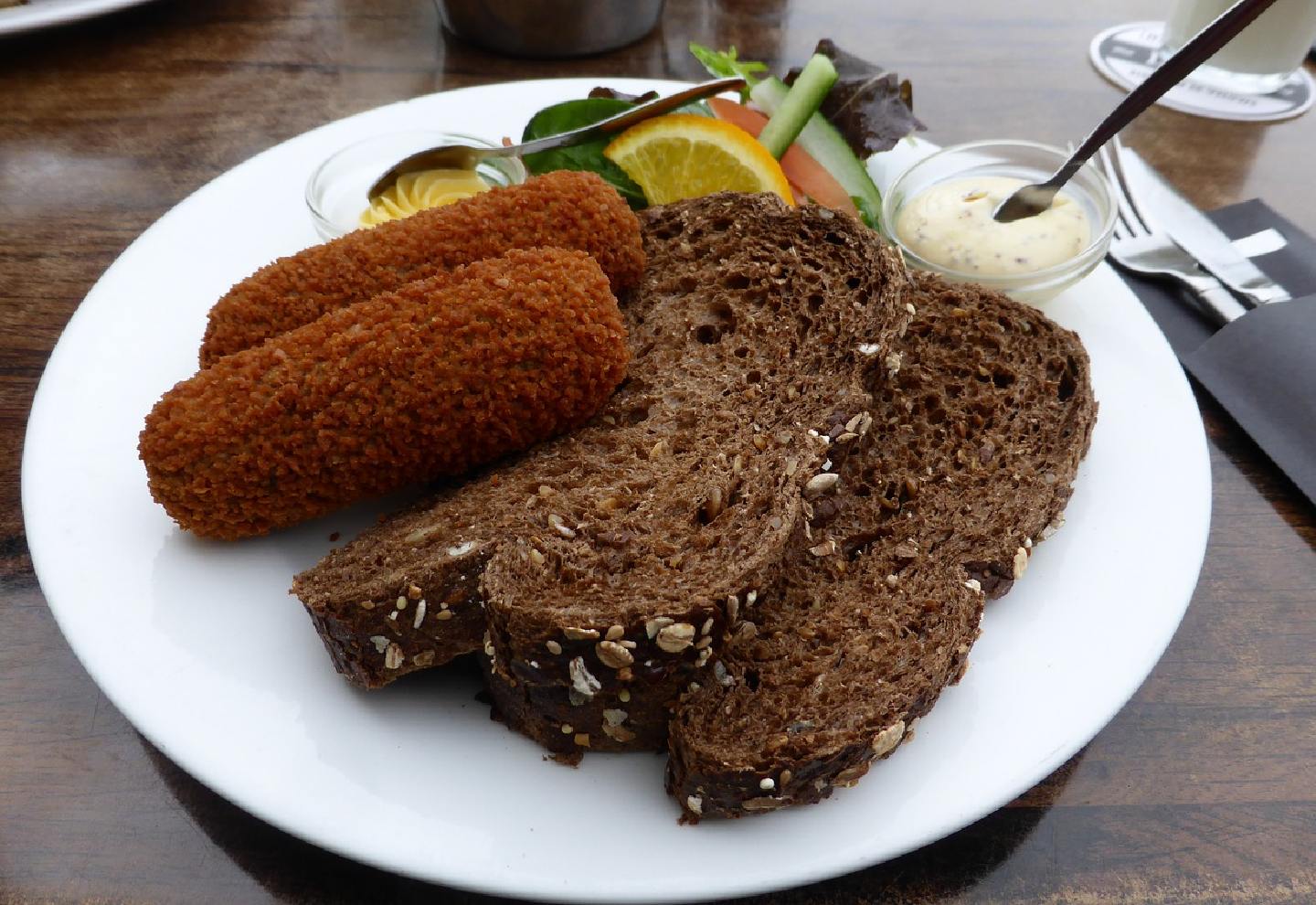 Lekkere tapas eten? Lees meer over: Kroketten